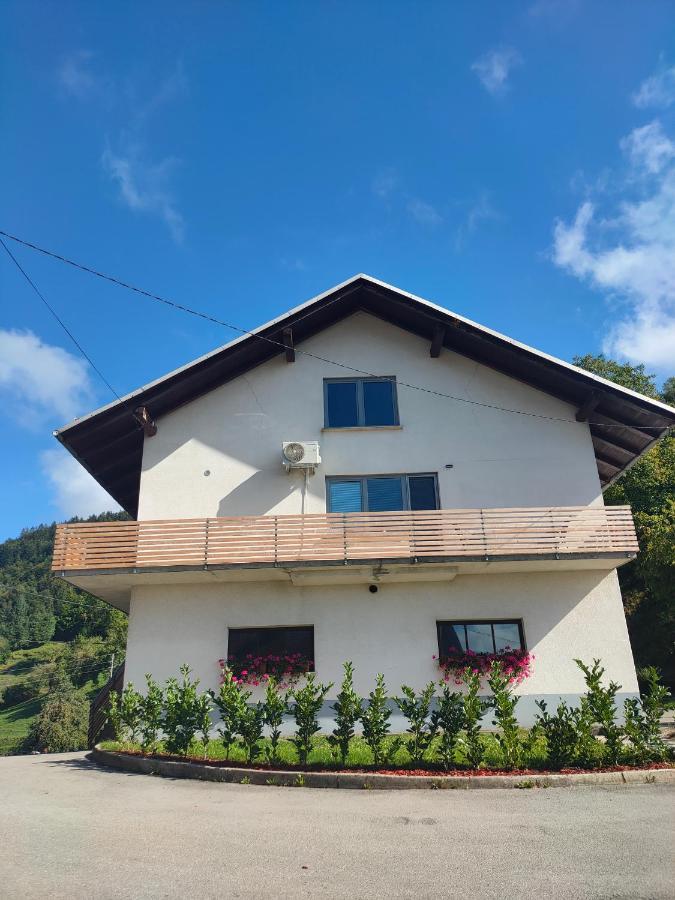 Apartments And Rooms Pri Baslju Cerkno Kültér fotó